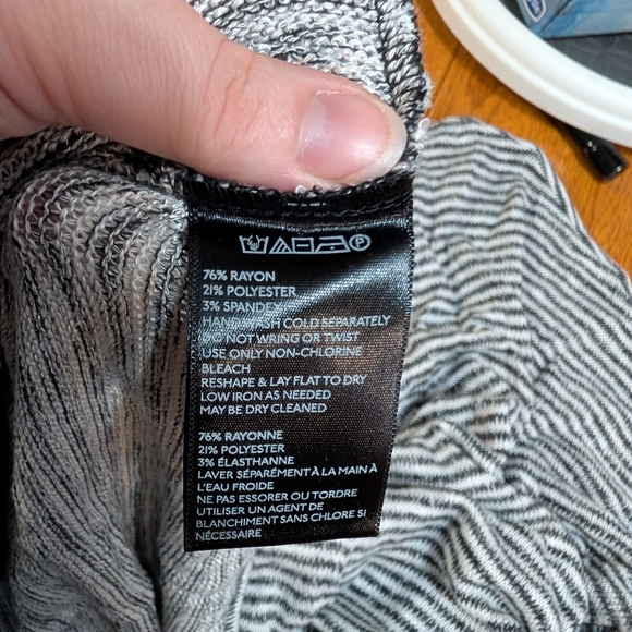 Knit Long Sleeve Striped Top S (T12) - Picture 12 of 13